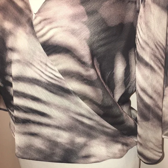 Halston Heritage Black & Tan Wrap Blouse Size XS - Picture 12 of 17